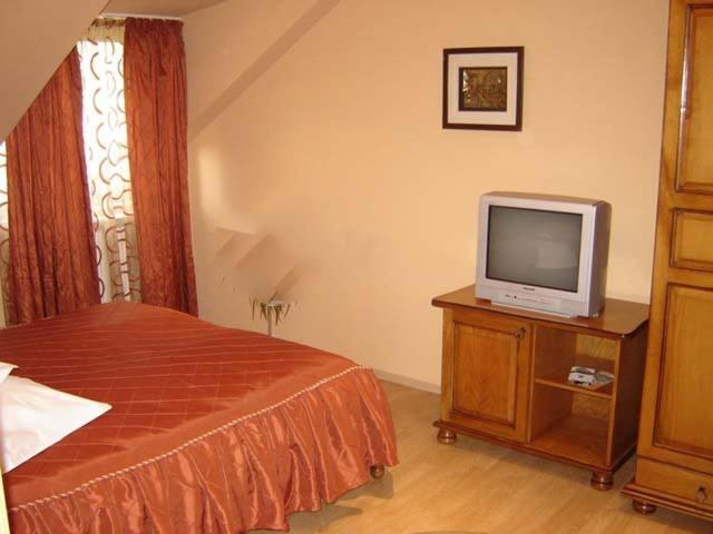 Hotel Cosmos Câmpulung Moldovenesc Chambre photo