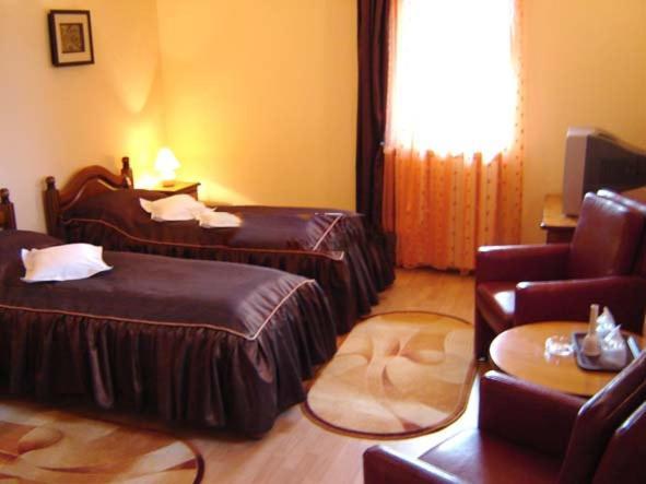 Hotel Cosmos Câmpulung Moldovenesc Chambre photo