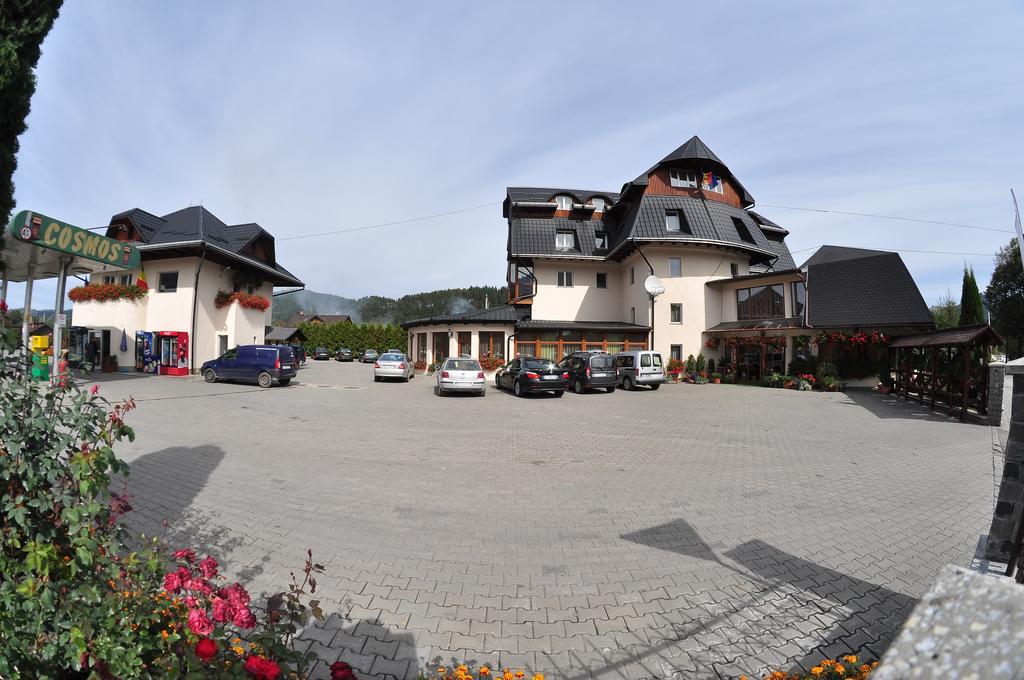 Hotel Cosmos Câmpulung Moldovenesc Extérieur photo