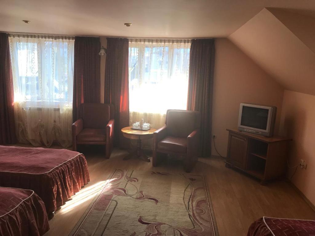 Hotel Cosmos Câmpulung Moldovenesc Extérieur photo