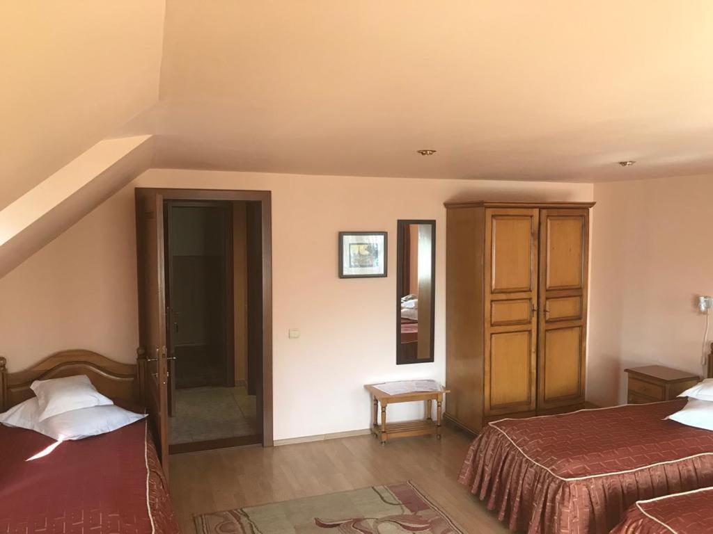 Hotel Cosmos Câmpulung Moldovenesc Extérieur photo